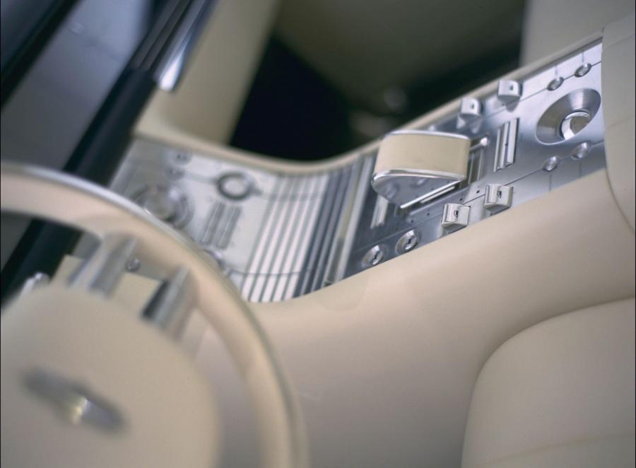  Lincoln Continental Concept 2002 года  (фото 20 из 36)